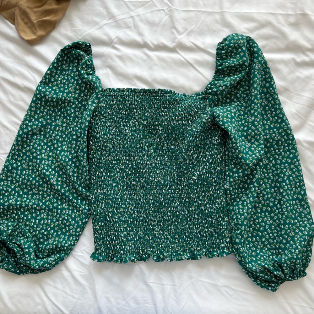Green floral top